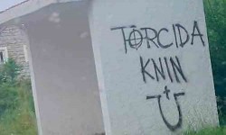 Говор мржње крај Книна: Усташки графити на аутобуским станицама Дрниш - Книн Фото: Портал Новости