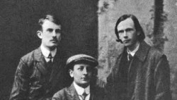 Тин Ујевић, Крешо Ковачић и Љубо Вајзнер 1911. године, Фото Википедија