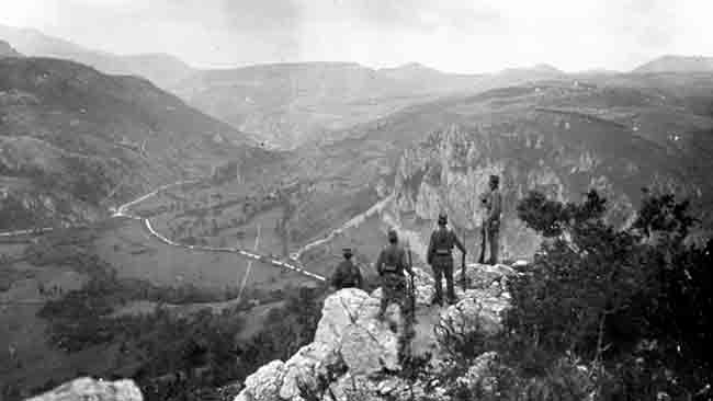 Комите на Палама, у извидници пред Сарајевом, 1914. Фото: Глас Српске