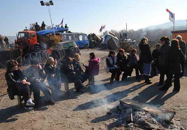 Ибарски Колашин на барикадама, Лучиндан 2011. године Фото: Зоран Шапоњић, РТ Балкан